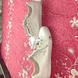 Baby pink Women size 8 Tommy Hillfiger shoes